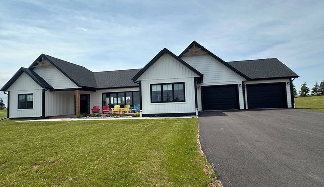 3 Bedroom Granville On The Water Home, Minutes To Golf and Beaches