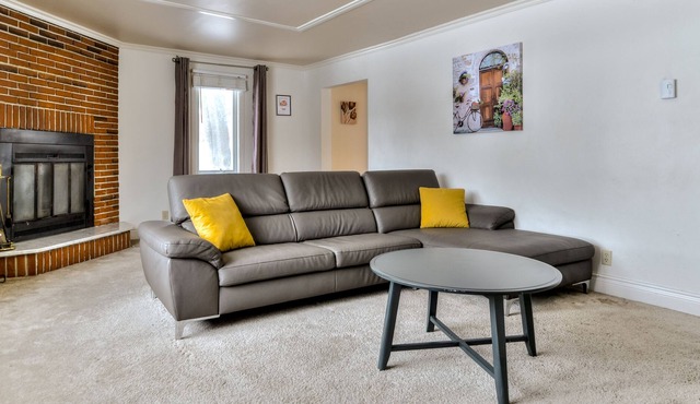 3 Bedroom House perfect location in Pointe Claire
