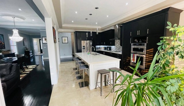 4 Bedroom Spacious Enclave near Lake Wilcox