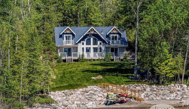 4bed 3bath Beach House Oasis on Georgian Bay! West Exposure!