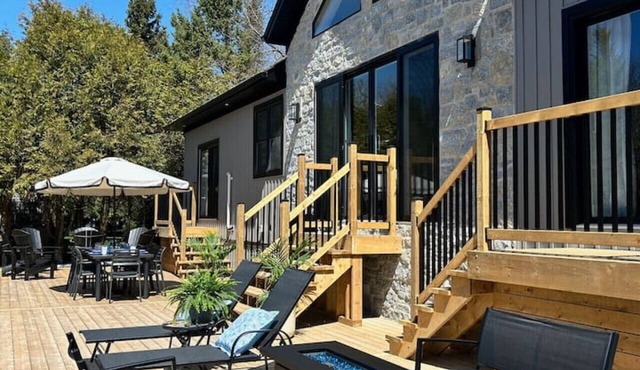 5 Bedroom Cottage on Lake Huron