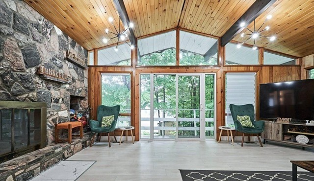 5 Bedroom Kawartha Lakes Cottage