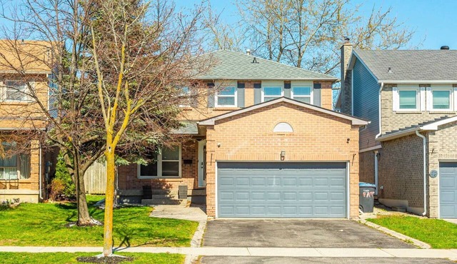 5 Bedroom Modern Family Home in Mississauga