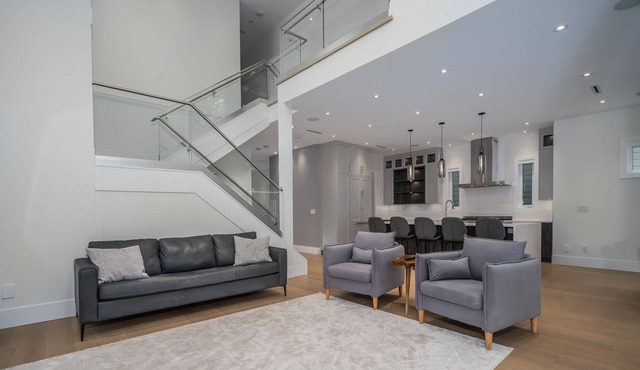 5 bedroom private modern home - 3.5 bath - Sleeps 10