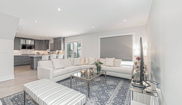 5 cozy bedrooms include 7 bed near Heartland Plaza and Outlet Malls
