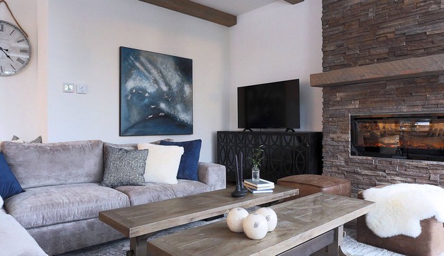6 Bedroom Ski in/Out Hot Tub/Top on Chairlift NEW: Air-conditioning