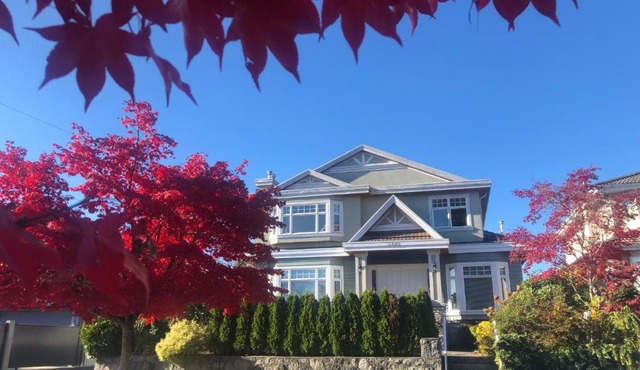 7 Bedrooms in the Heart of Vancouver