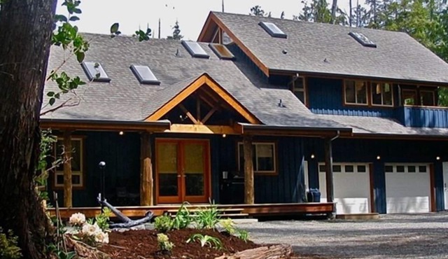 900 yards from South Chestermans Beach: Tranquil Accommodations