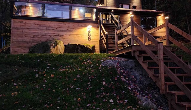 A 30 Minutes de St-sauveur, Chalet Tout Équipé, Spa, Bord de lac