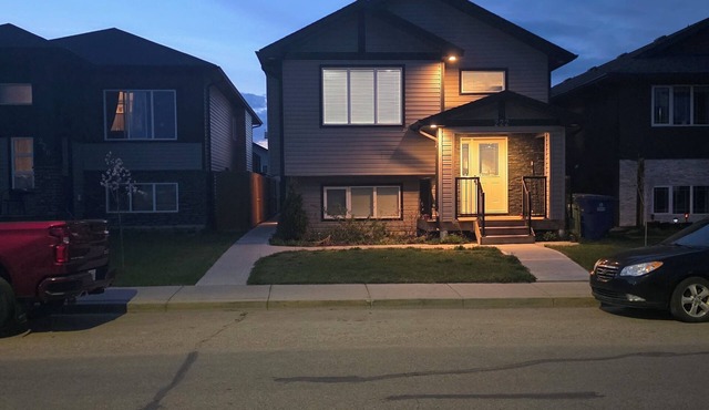 A blend of comfort and convenience in this cozy, modern 2-bd basement suite.