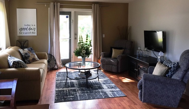 A cozy Okanagan cottage for your getaway