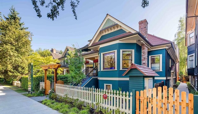A Gentle Hideaway in the Urban Forest｜WEST END downtown Vancouver