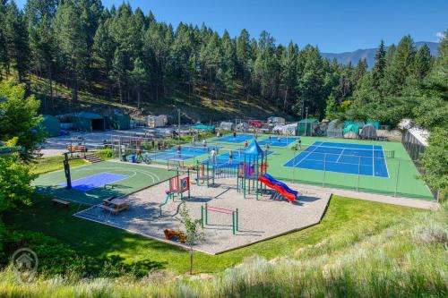 Akiskinook Resort by StayIn