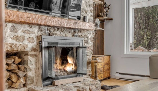 Amanayé | Wooded Nest | Spa & Wood-Burning Fireplace