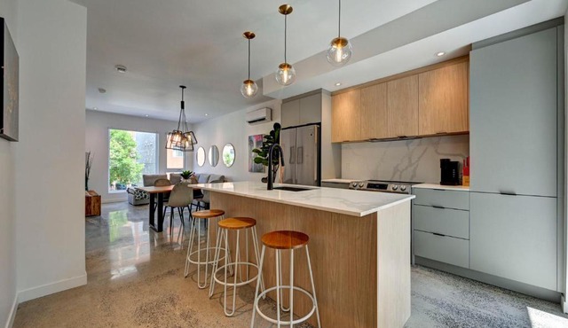 Amazing 1Bedroom Great Location presented by TripMontreal