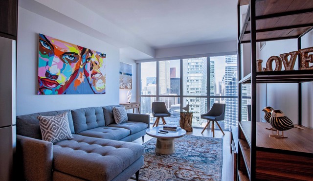 “Amazing 2 Bedrooms Condo” in Downtown Toronto Best location in the downtown!