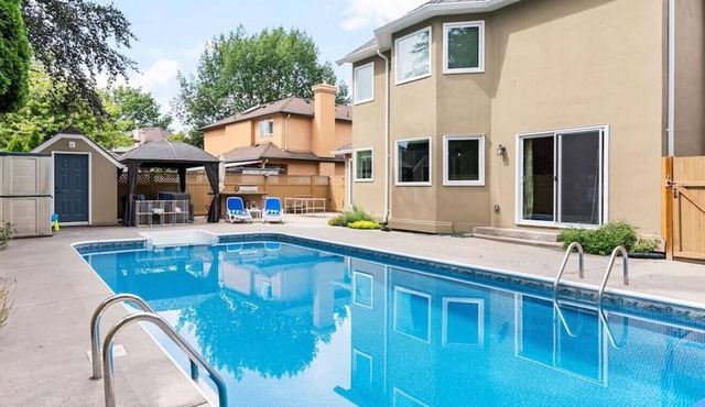 Amazing Family Home in Great Neighborhood!