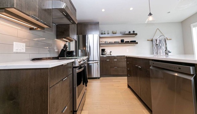 Amazing North Shore Estates w/Private Beach