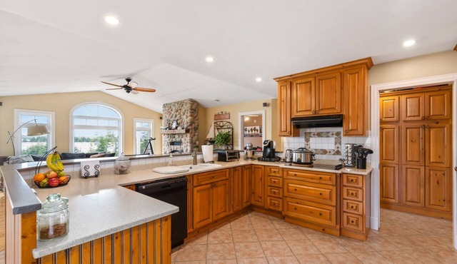 Amazing Oceanfront Home near Lawrencetown Beach