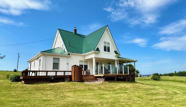 Amazing Water View. Great for Your Family Vacation , near Cavendish !