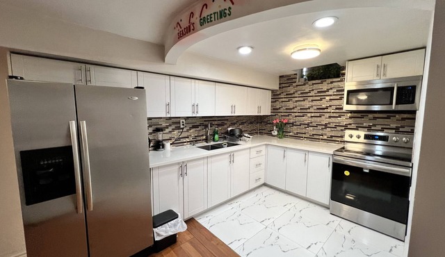 An Elegant and Cozy 2-bedroom space near Heartland Towncenter