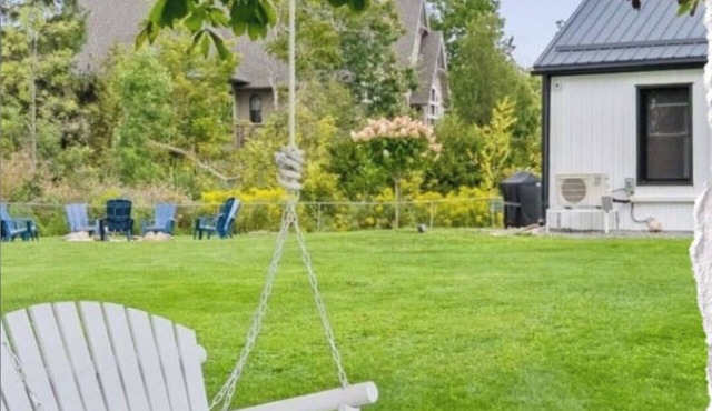 Anchors Away: Peaceful 2-Bed Stay in Clarington