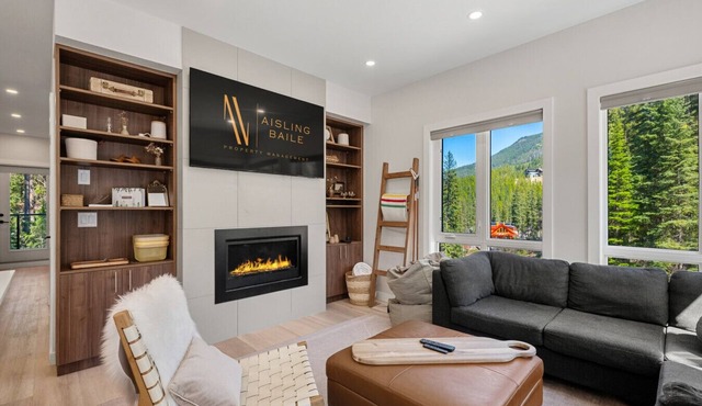Aurora Peak | Hot Tub | Slope-Side | Fireplace