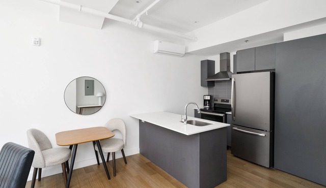 BAKAN - Gem in the city : MODERN 1BD in Old/DT