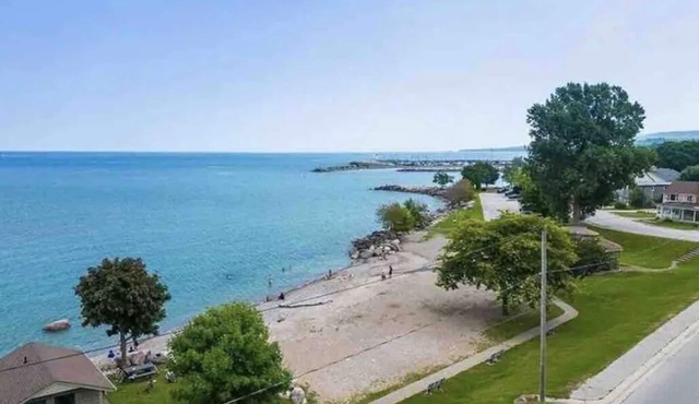 BAYVIEW AND SUNRISE! 1 bedroom close to ski hills and Bruce County