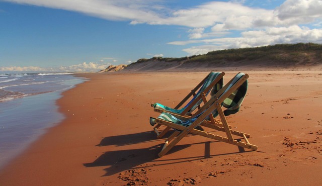 Beachside Home - Steps from the ocean! 3 bedroom with Hot Tub!