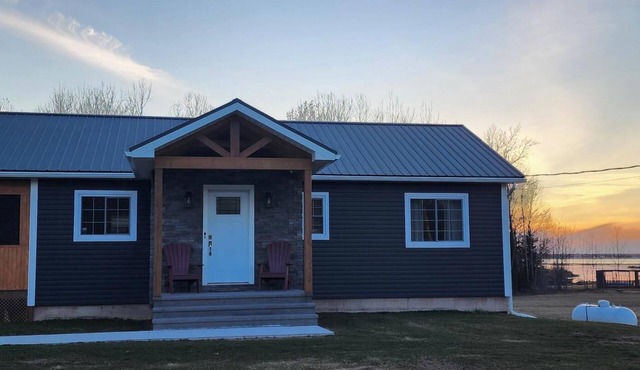 Beausoleil Saltwater Sunsets RnR on Acadian Coastal drive, Hot Tub, Air Hockey