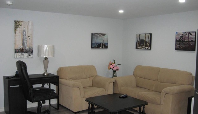 Beautiful 2-bedroom Guest Home in Guelph