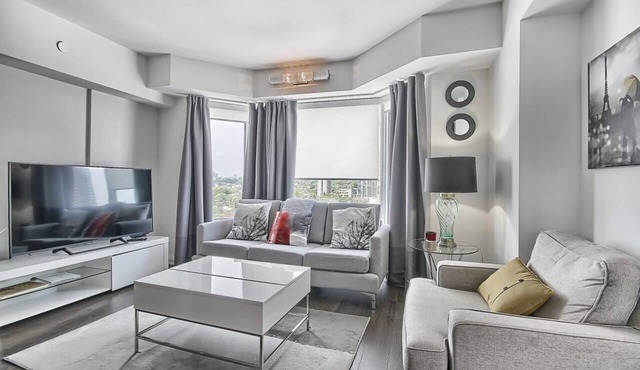 Beautiful Apt. in Heart of Yorkville
