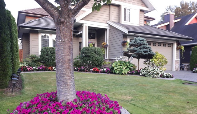 Beautiful, big, modern home for price of a condo!