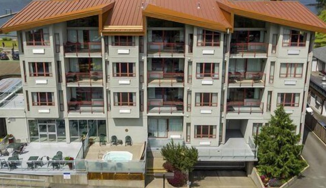 Beautiful studio unit at resort, sleeps 4