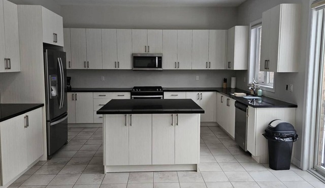 Beautiful Cottage Home By Innisfil Lake