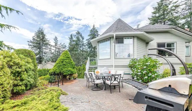 Beautiful - cozy accessible suite 15 mins to downtown Victoria |AC |Free Parking