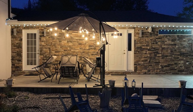 Beautiful Guest House in the Qu'appelle Valley - Minutes From Town