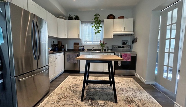 Beautiful home, centrally located with Georgian Bay views!
