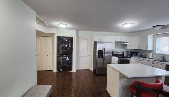 Beautiful Nest: 2 Bedroom Ground Suite.