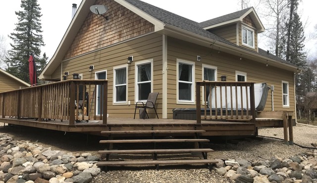 beautiful new cabin with lake access