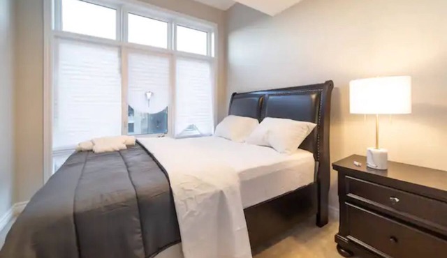 Beautiful New Townhouse in Quiet Neighbourhood