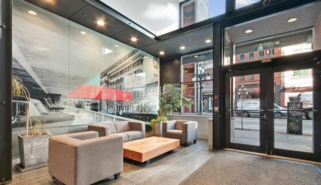 Beautiful & Stylish apartment in Vancouver with the best amenities