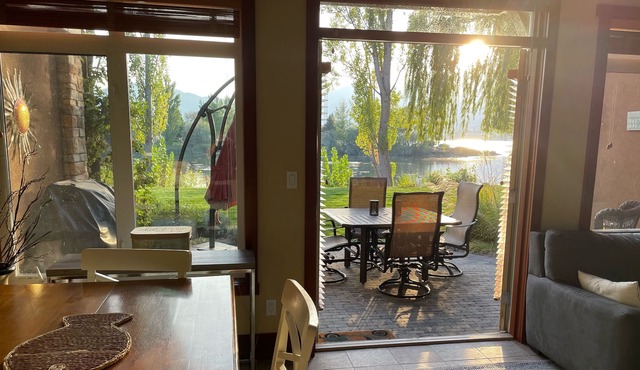 Beautiful Waterfront 3 Bedroom Townhome