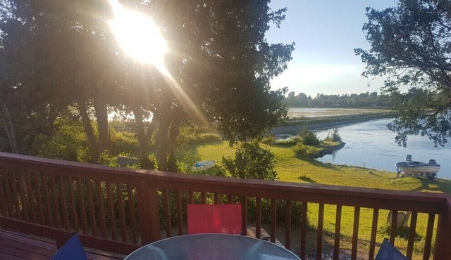 beautiful waterfront 5 bedroom cottage ,hot tub, near hwy 12 and 48