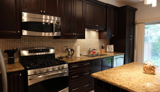 Beautifully Designed Fully Furnished Home In Richmond Hill