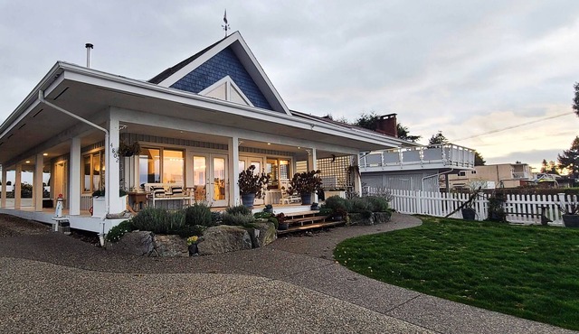 Bella White House by IRIS PROPERTIES!