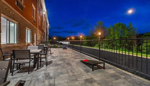 Best Western Plus 1000 Islands Hotel & Suites