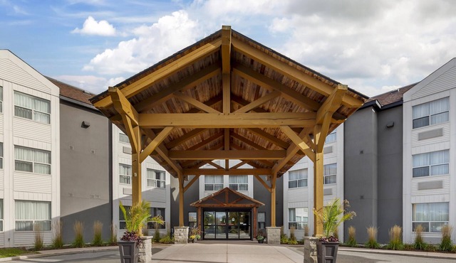 Best Western Plus Rose City Suites