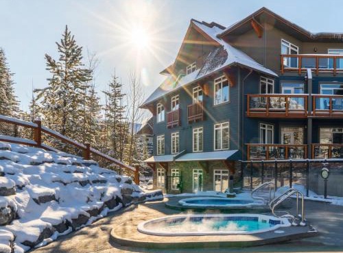 Blackstone Mountain Lodge by CLIQUE